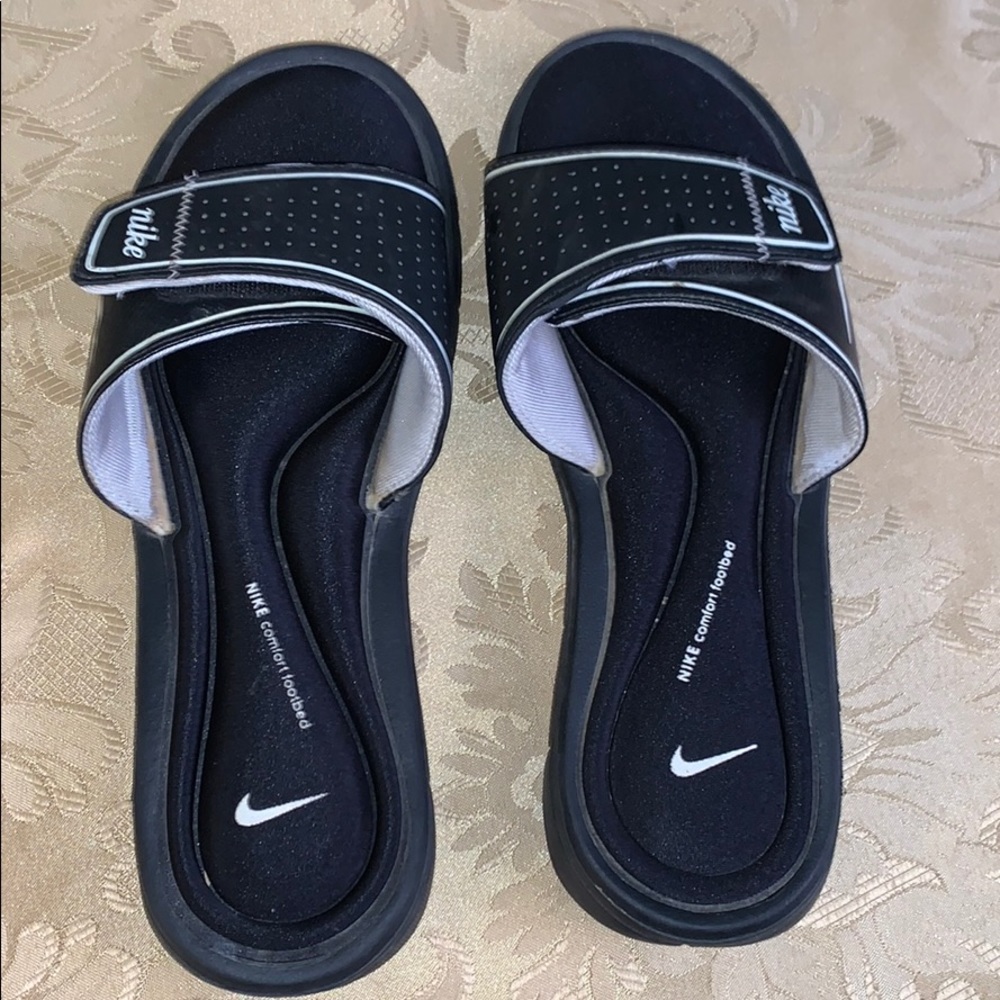 Black Nike Slides Comfort Footbed